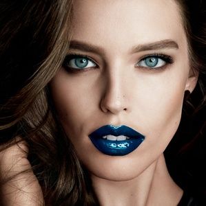 MAYBELLINE VIVID HOT LACQUER LIP GLOSS

MAJOR BLUE